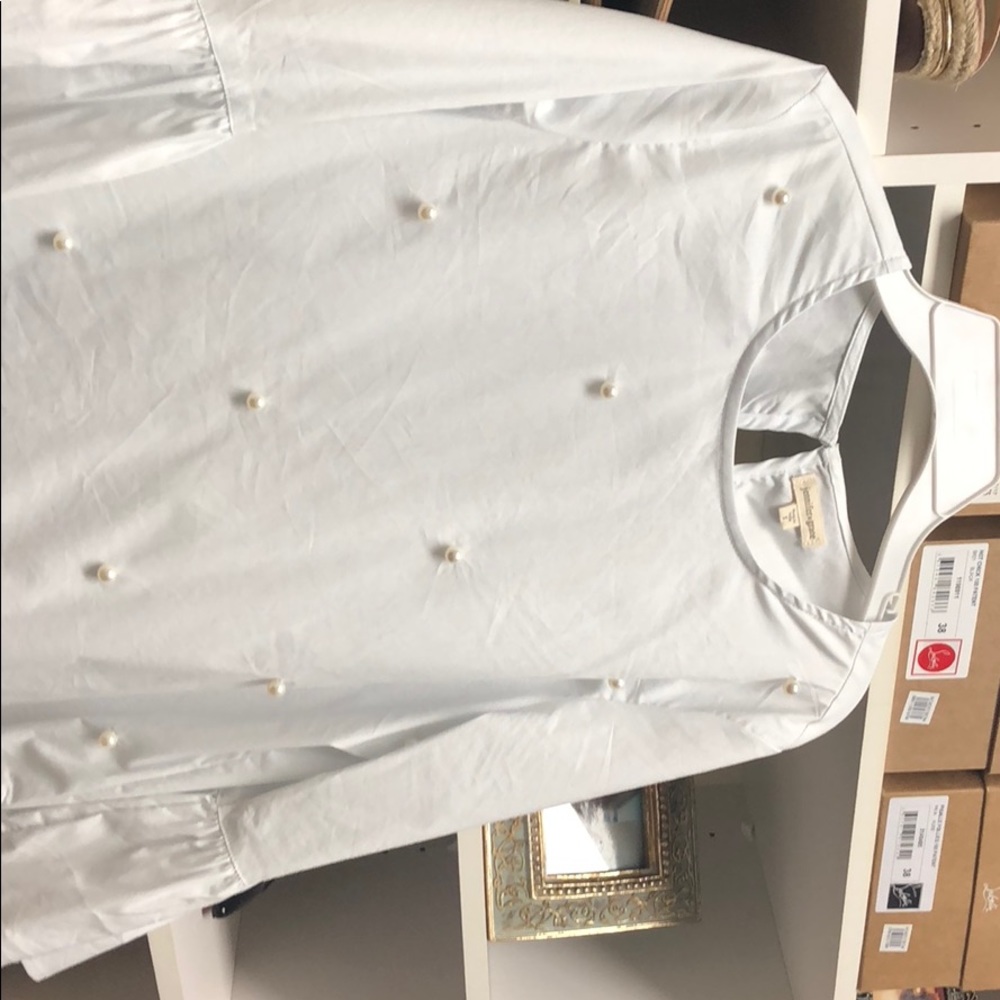 Classy White blouse - Picture 2 of 2